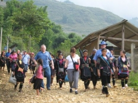 SAPA TREKKING - SLEEP 1 NIGHT IN FAMILY LOCAL HOMESTAY